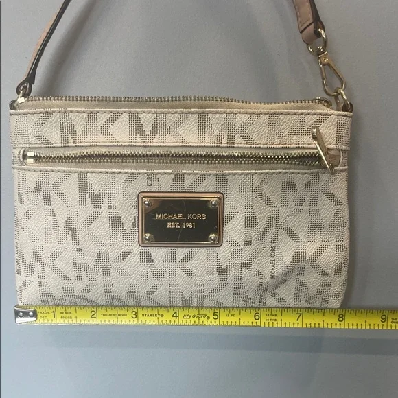 Michael Kors Cream and Tan Shoulder Bag - Picture 5 of 7